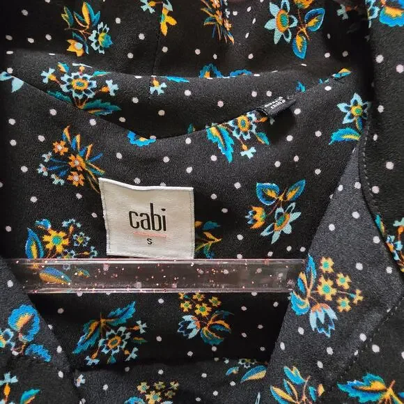 Cabi adorable black ditsy floral sleevless collared button down top small - Picture 2 of 10
